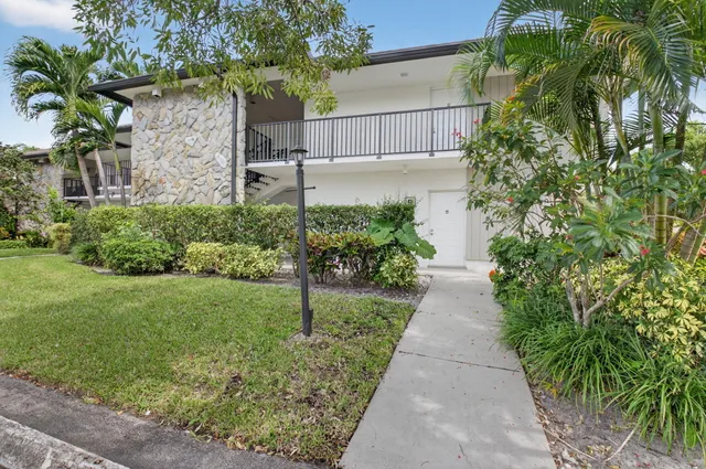 1-bedroom rental at 451 Greensward Lane #104-B, Delray Beach