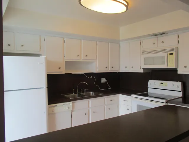 2-bedroom rental at 3720 HARRISON Street #3, Hollywood