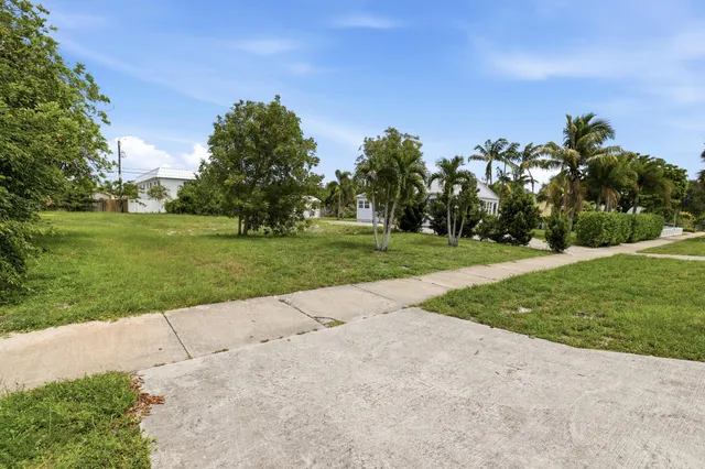 Land at 233 S SWINTON Avenue, Delray Beach