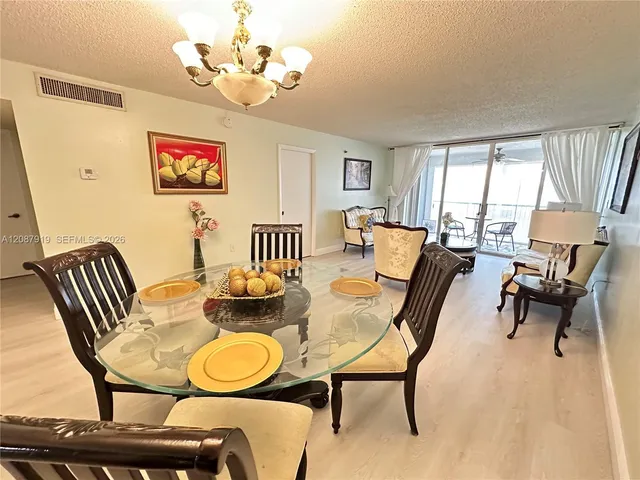2-bedroom rental at 3910 Inverrary Boulevard #202-B, Lauderhill