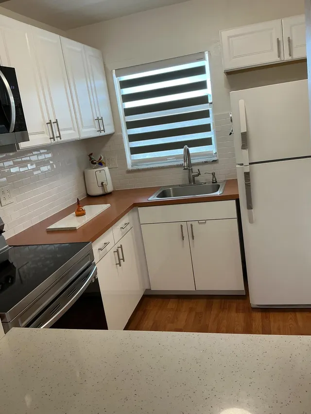 1-bedroom home at 2720 N Pine Island Road #305, Sunrise