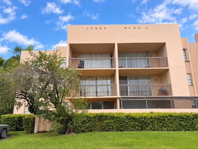 1-bedroom home at 10625 SW 112th Avenue #111, Miami