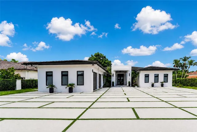 5-bedroom home at 11681 SW 93rd Street, Miami