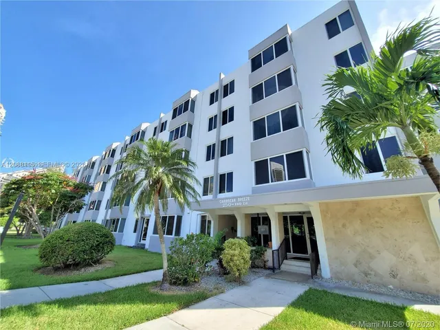 2-bedroom rental at 250 180th Drive #455, Sunny Isles Beach