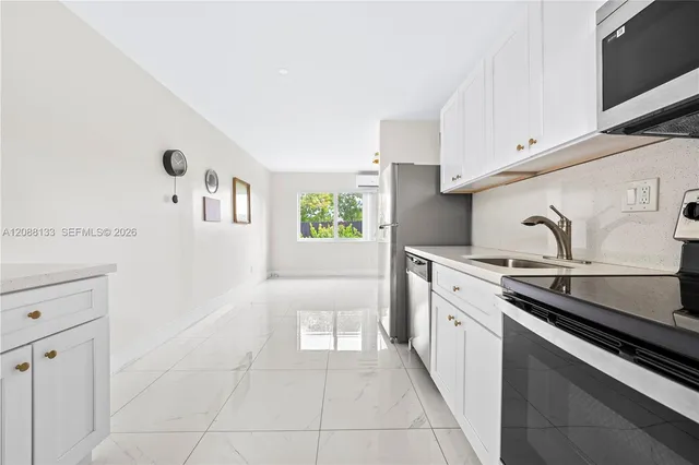 2-bedroom rental at 612 NW 10th Terrace #B, Fort Lauderdale