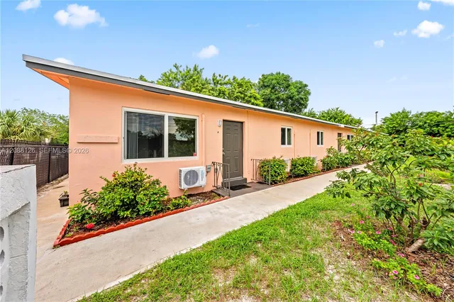 2-bedroom rental at 612 NW 10th Terrace #A, Fort Lauderdale