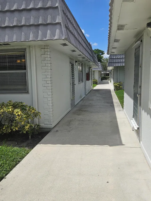 2-bedroom home at 17 Valencia A, Delray Beach