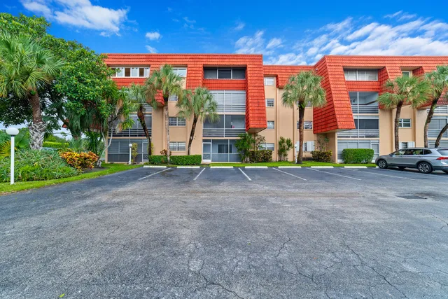 2-bedroom rental at 22615 SW 66TH Avenue #307, Boca Raton