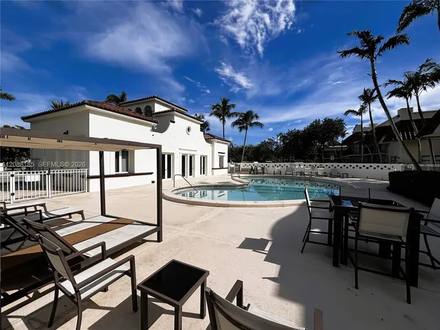 2-bedroom home at 6703 N Kendall Drive #405, Pinecrest