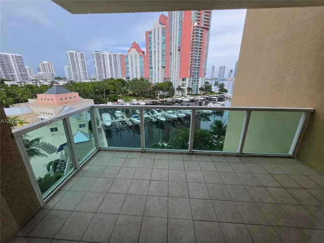 3-bedroom home at 3340 NE 190th Street #705, Aventura