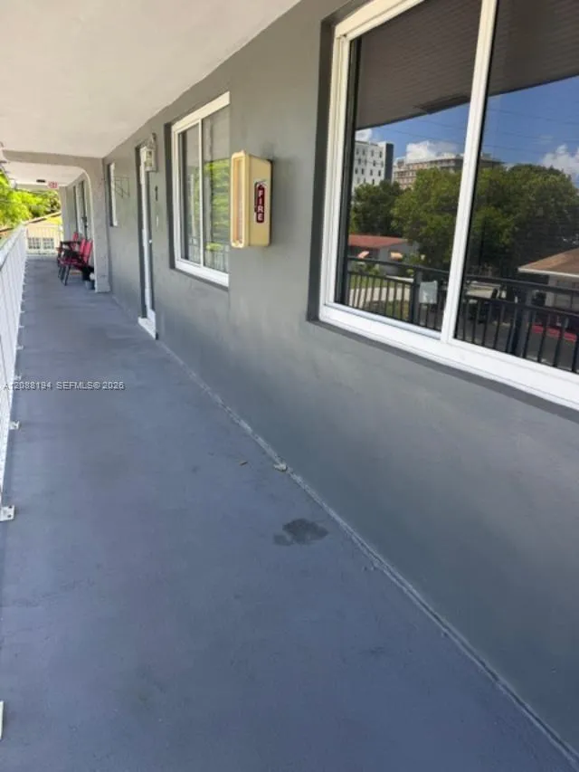 3-bedroom rental at 920 SE 2nd Avenue #9, Hallandale Beach