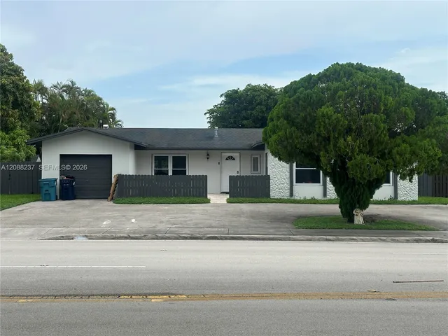4-bedroom rental at 11611 SW 122nd Avenue, Miami