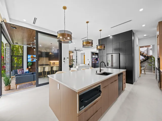 4-bedroom home at 609 Poinciana Drive, Fort Lauderdale
