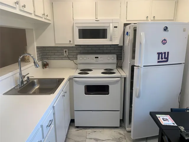 1-bedroom home at 9081 Lime Bay Boulevard #214, Tamarac