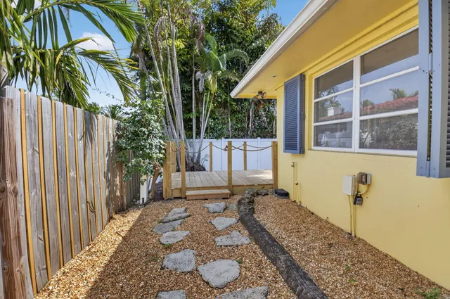 2-bedroom rental at 111 SE 7th Avenue #D & C, Delray Beach
