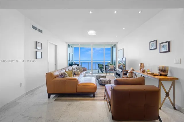 3-bedroom home at 18201 Collins Avenue #1006, Sunny Isles Beach