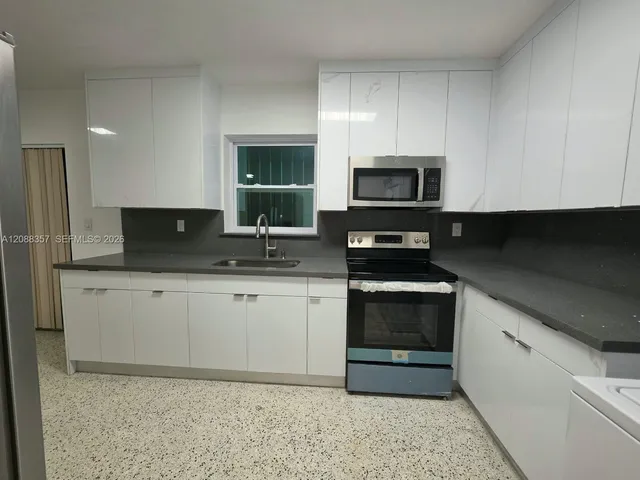 3-bedroom rental at 822 SW 6th Street #1, Miami