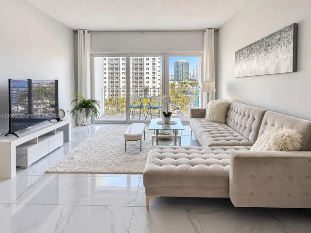 1-bedroom rental at 500 Bayview Drive #717, Sunny Isles Beach