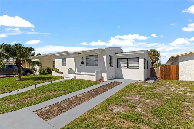 3-bedroom home at 1227 N OCEAN BREEZE, Lake Worth Beach