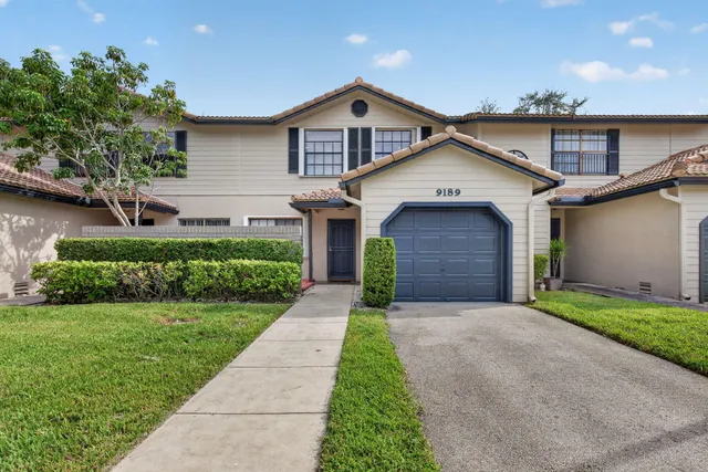 3-bedroom home at 9189 VINEYARD LAKE Drive, Plantation
