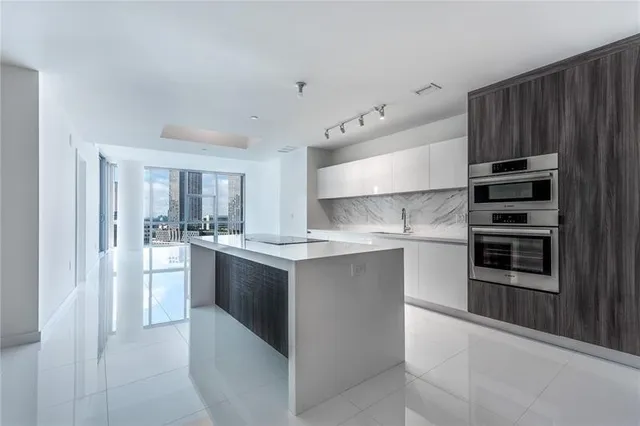 3-bedroom home at 851 NE 1st Avenue #1912, Miami