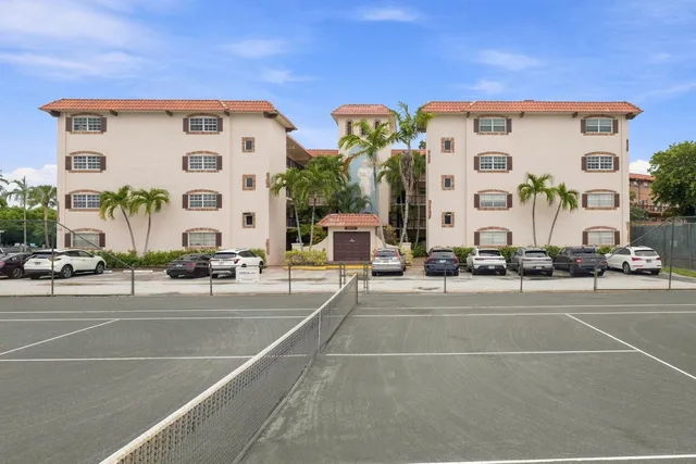 2-bedroom home at 610 TENNIS CLUB Drive #305, Fort Lauderdale