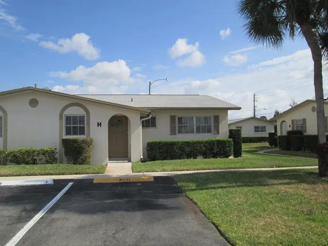 2-bedroom rental at 2650 BARKLEY Drive E #H, West Palm Beach