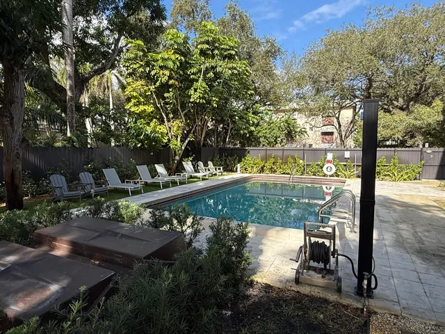 2-bedroom rental at 2000 Jefferson Street #15, Hollywood