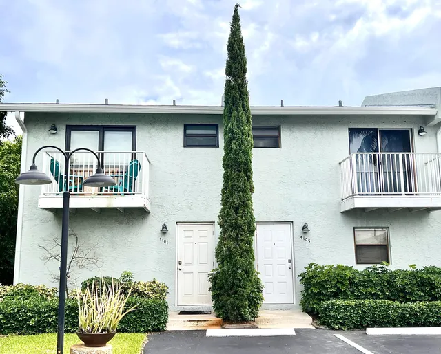 2-bedroom rental at 4103 NE 21st Terrace, Lighthouse Point