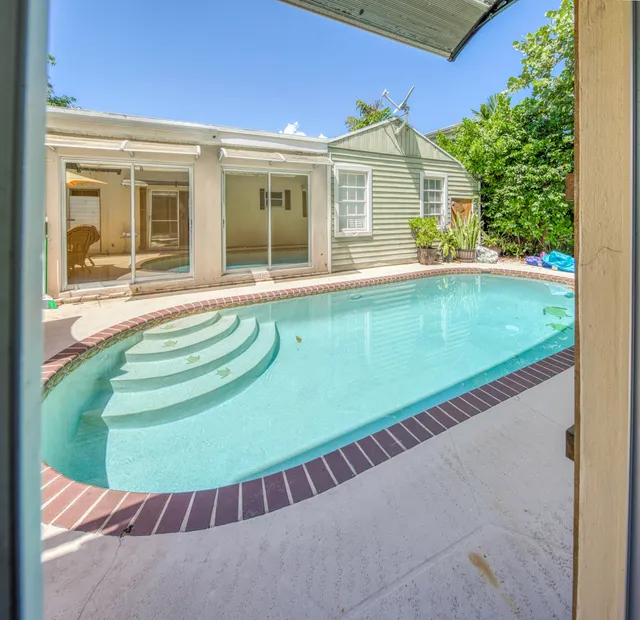 2-bedroom rental at 216 S OCEAN BREEZE #1 DN, Lake Worth Beach