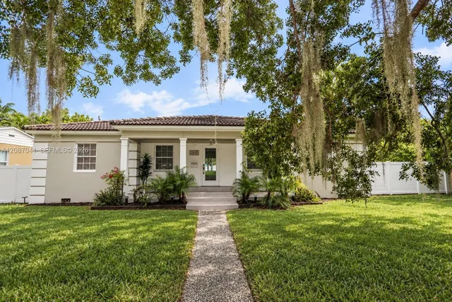 4-bedroom home at 1516 Jefferson Street, Hollywood