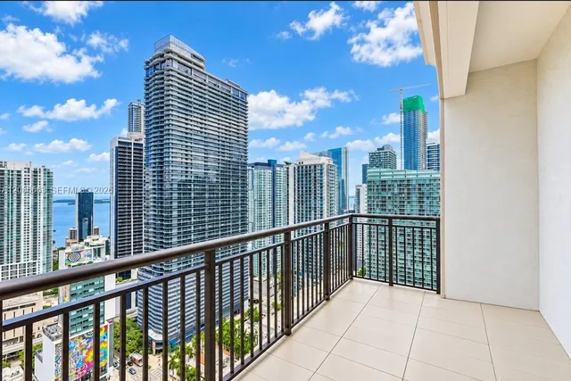 2-bedroom home at 999 SW 1st Avenue #UPH12, Miami