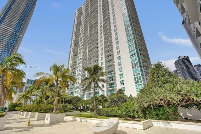 2-bedroom home at 951 Brickell Avenue #1106, Miami