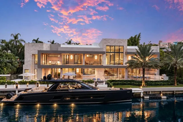 6-bedroom home at 16495 NE 32nd Avenue, North Miami Beach