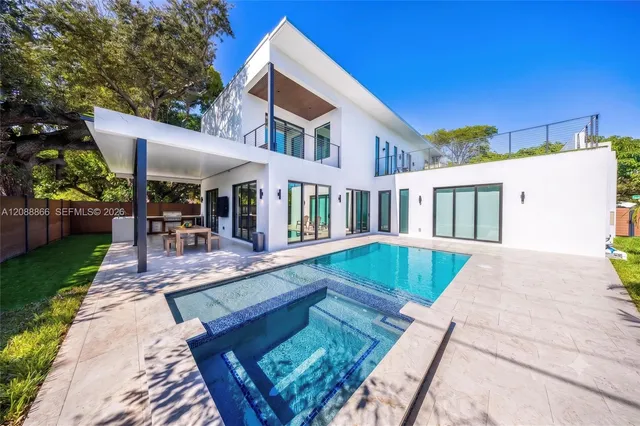 4-bedroom home at 300 NE 48th Street, Miami