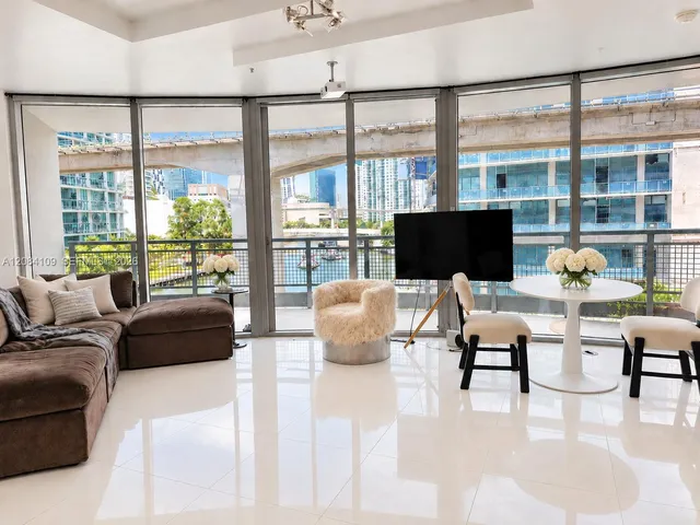 1-bedroom rental at 690 SW 1st Court #602, Miami