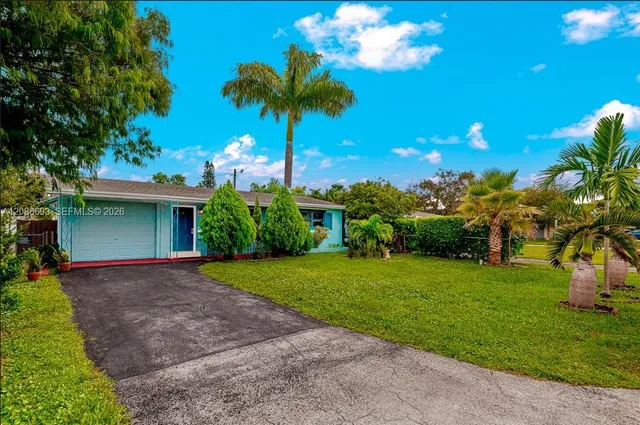 3-bedroom rental at 815 NE 6th Street #0, Hallandale Beach