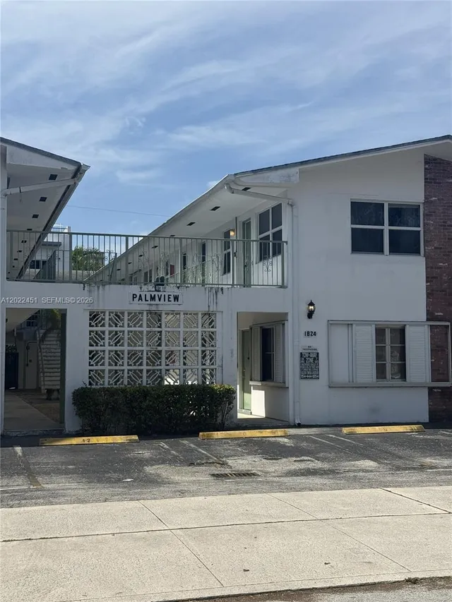 1-bedroom rental at 1824 Monroe Street #7, Hollywood