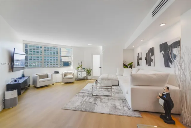 2-bedroom rental at 801 Brickell Bay Drive #1962, Miami