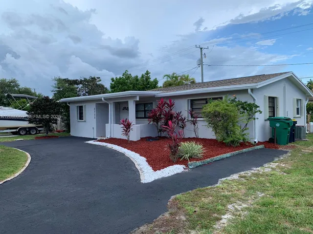 3-bedroom rental at 2733 SW 46th Court, Dania Beach