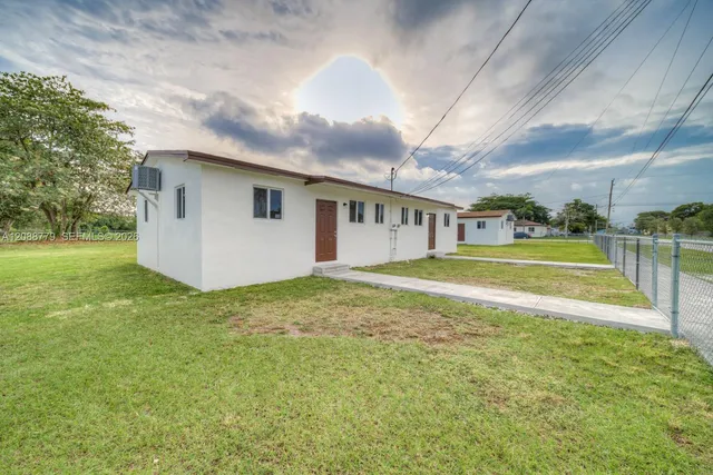 3-bedroom rental at 17727 SW 103rd Avenue #17727, Miami