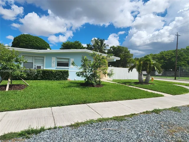 3-bedroom rental at 9301 SW 54th Street, Miami