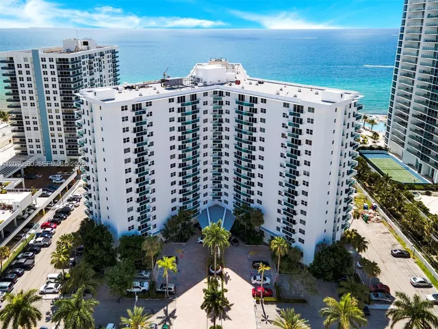 1-bedroom rental at 3001 S Ocean Drive #901, Hollywood