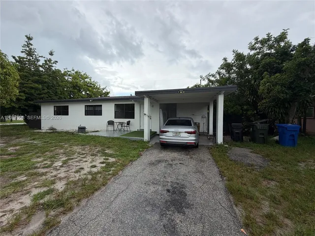 4-bedroom rental at 1200 NW 18th Court #1200, Fort Lauderdale
