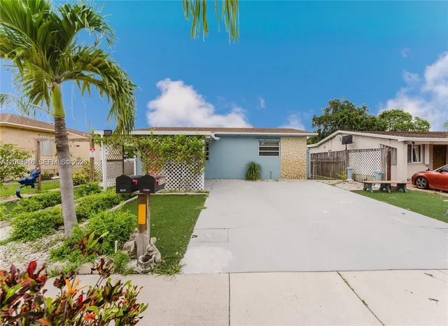 2-bedroom rental at 5737 Grant Street #1, Hollywood