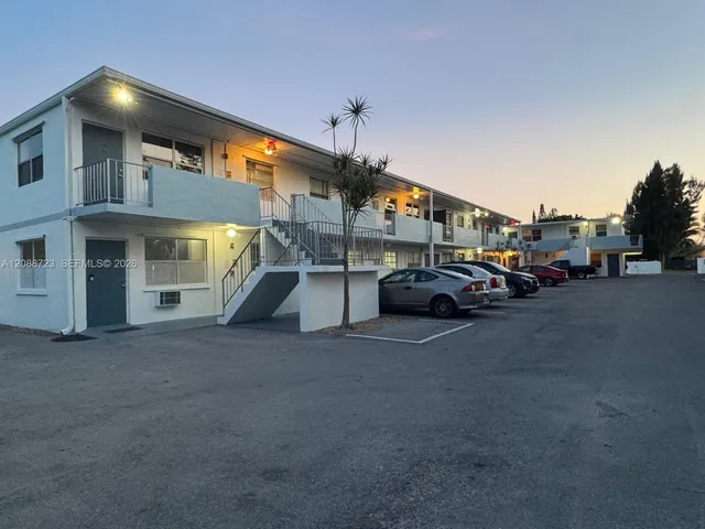 1-bedroom rental at 3211 SW 44th Street #108, Dania Beach