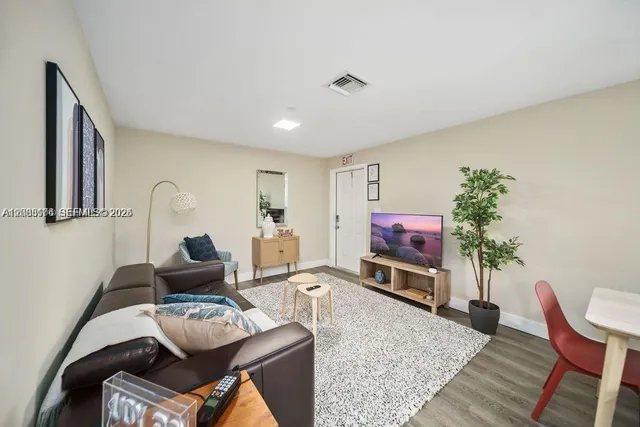 2-bedroom rental at 2324 Garfield Street #4, Hollywood