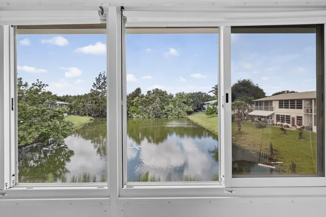 2-bedroom home at 253 NORTHAMPTON M, West Palm Beach
