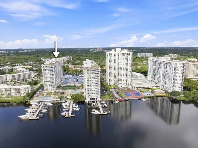 2-bedroom home at 18021 Biscayne Boulevard #901, Aventura