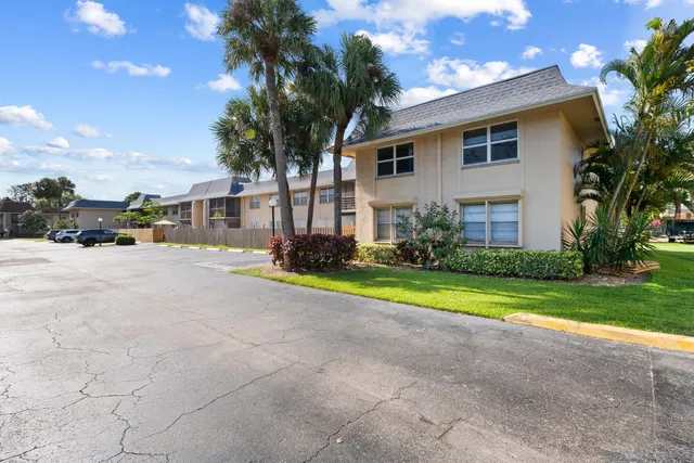 2-bedroom rental at 1231 NW 13th Street #470F, Boca Raton